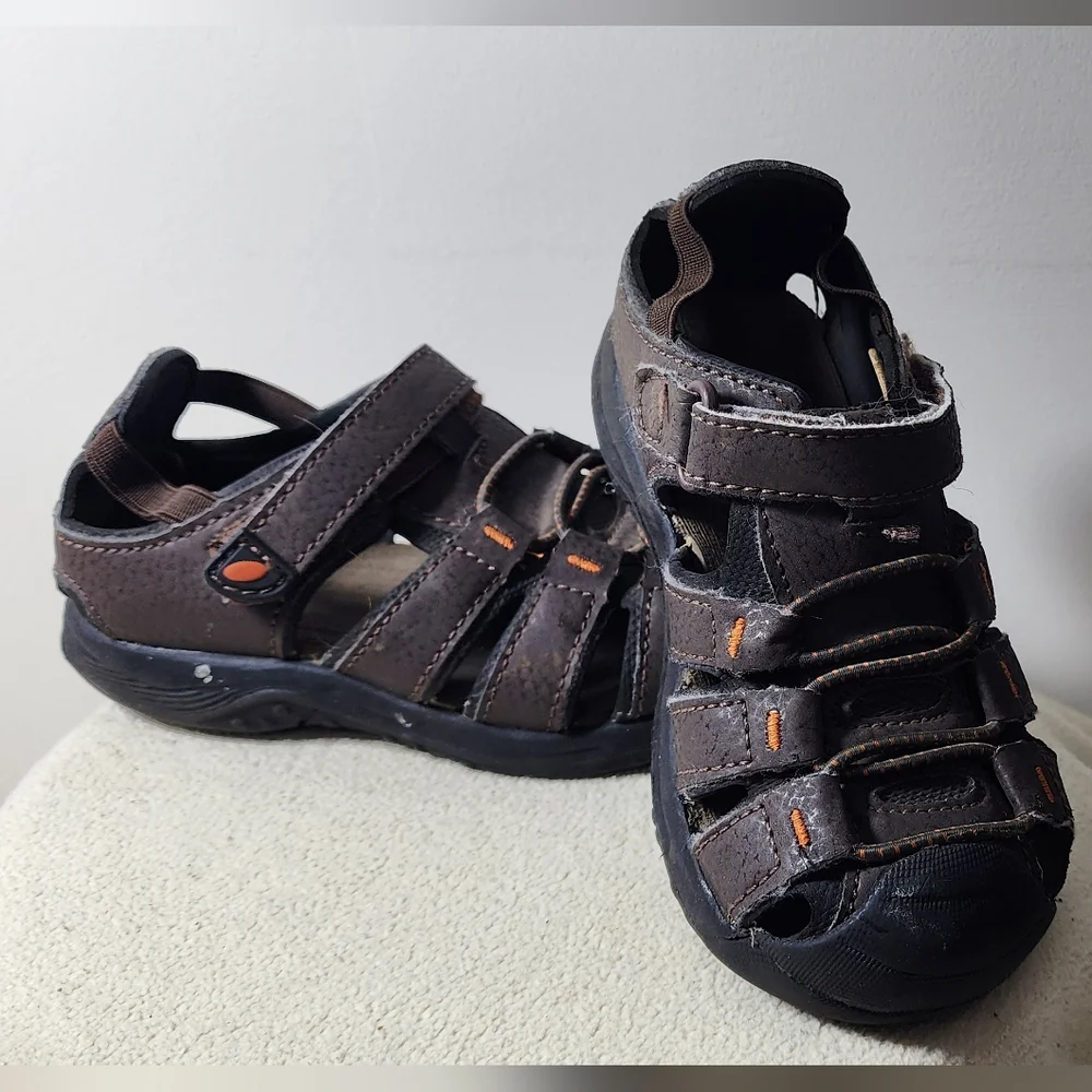 Boys Brown Falls Creek Closed Toe Sandals Size 10